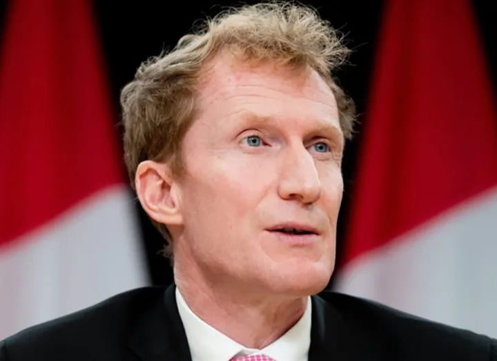 کانادا تعداد مجوزهای تحصیلی بین‌المللی را ۳۵ درصد کاهش می‌دهد